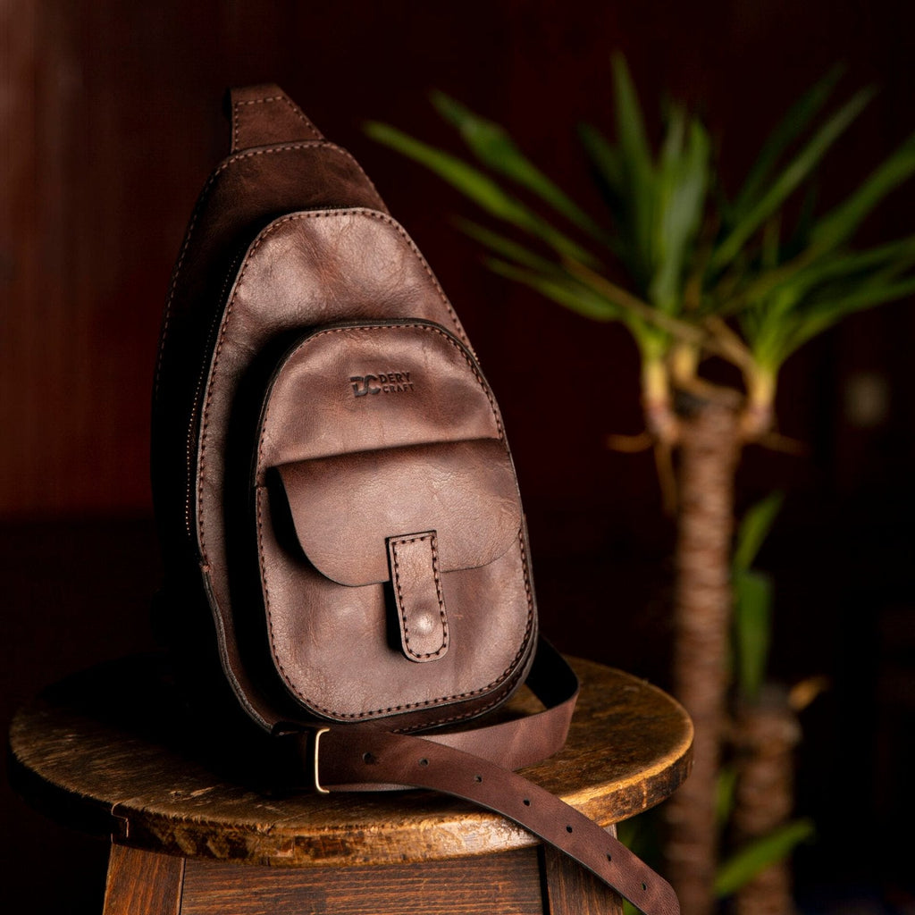 Çapraz Deri Göğüs Çantası (Atlas)